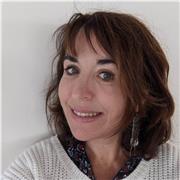 Illustratrice, motion designer, graphiste, créatif, diplômes d'arts appliquées, propose ses services